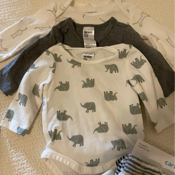 25+ Items Baby Clothes Bundle - Picture 6 of 11